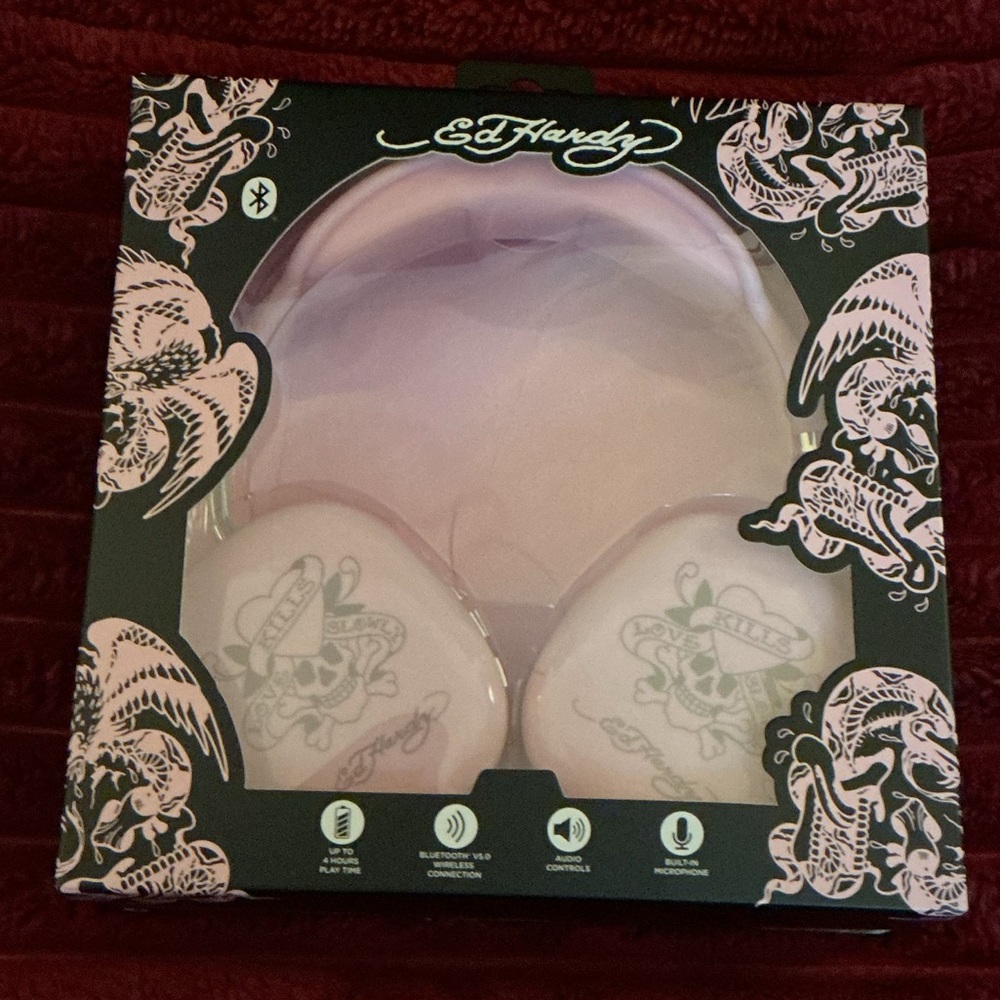Ed Hardy Pink White Skull Wireless Headphones - Picture 5 of 5